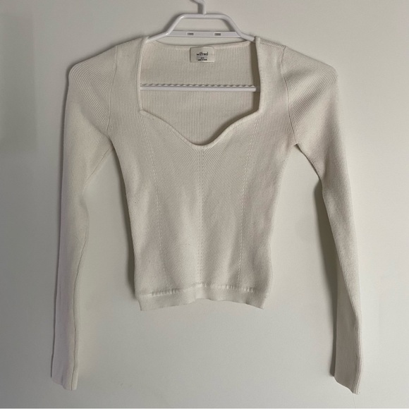 EUC white Wilfred long sleeve light sweater - Picture 1 of 3